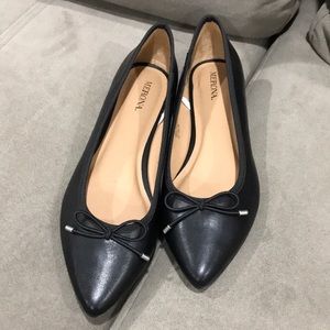 NEW!! Black pointed flats 7.5 Merona